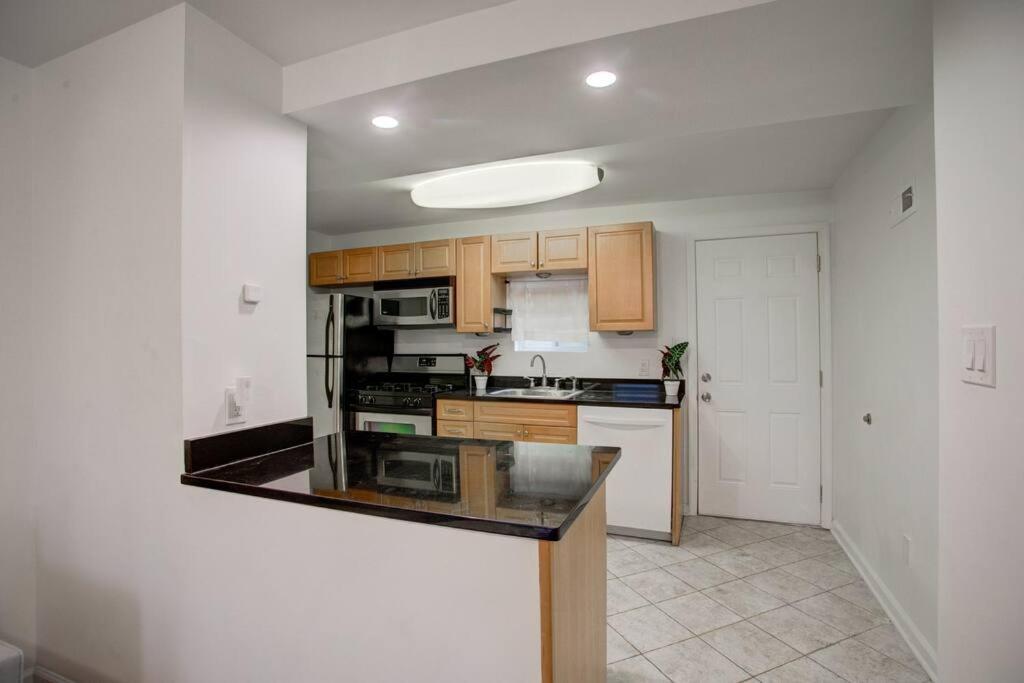 Апартаменты Cozy Lux 3Bd House Heart Of Fishtown Sleeps 8 Филадельфия Экстерьер фото