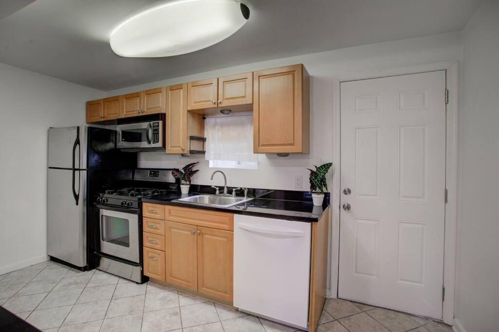 Апартаменты Cozy Lux 3Bd House Heart Of Fishtown Sleeps 8 Филадельфия Экстерьер фото